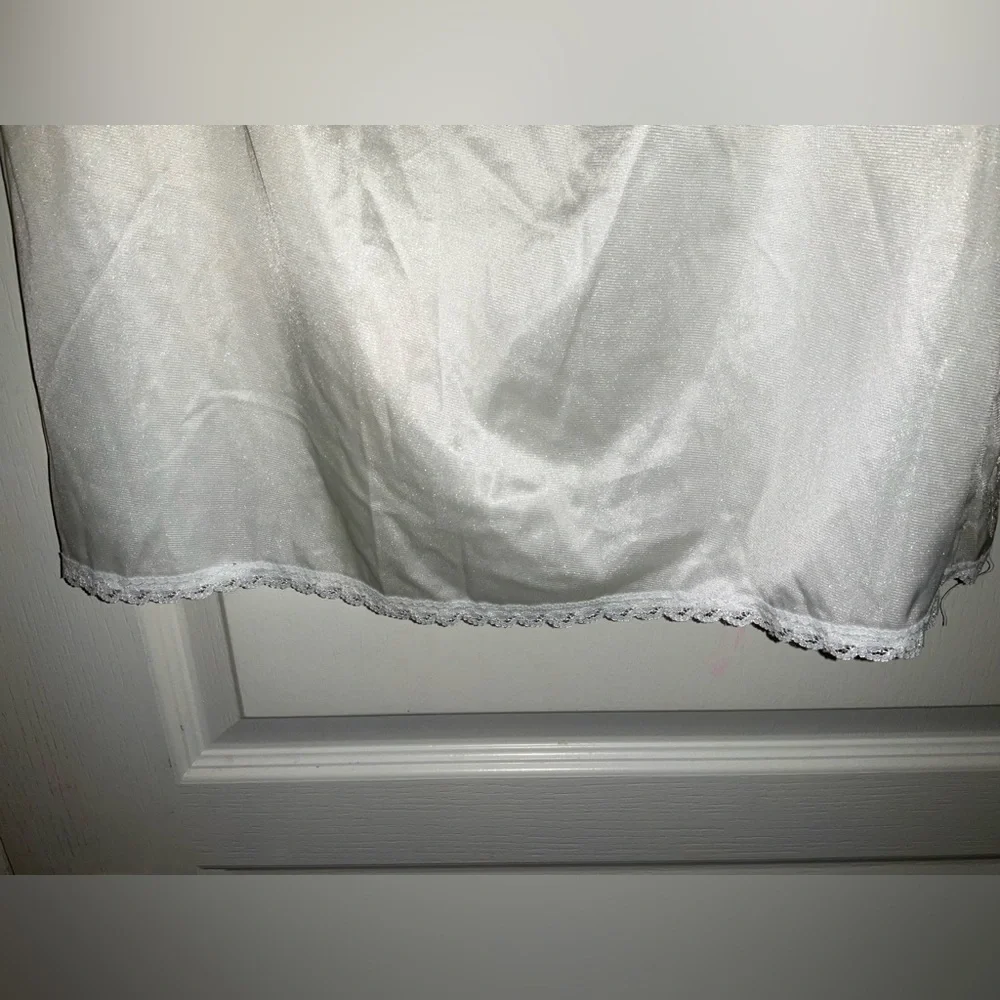 Slip - Picture 2 of 5
